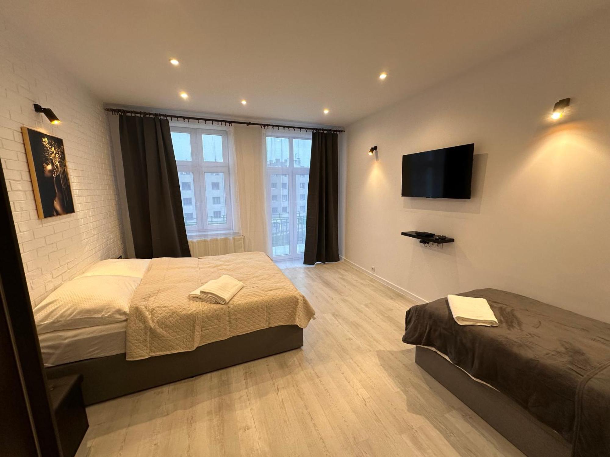 Apartamenty Ktw Central Station คาโตวีตเซ ภายนอก รูปภาพ