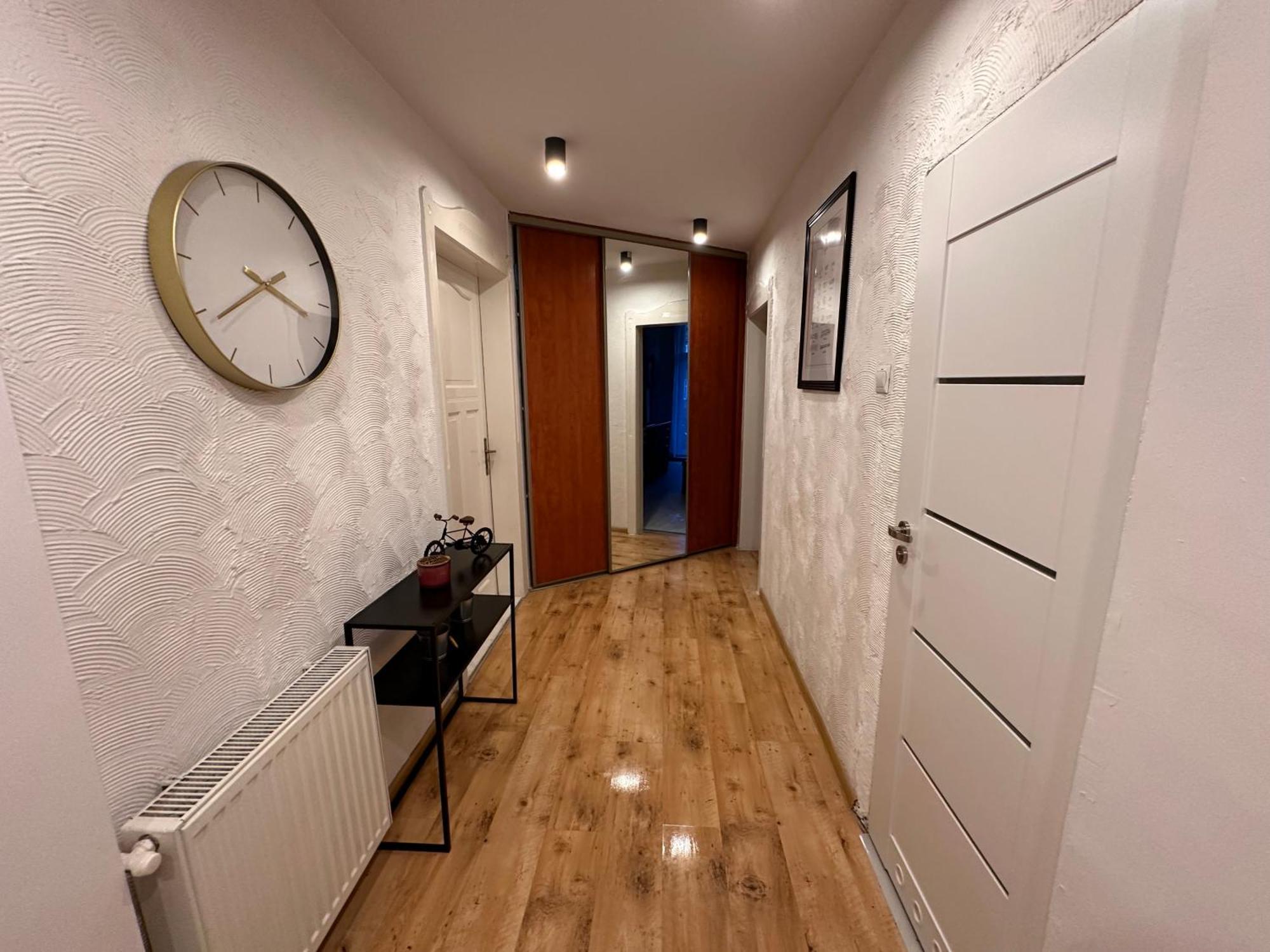 Apartamenty Ktw Central Station คาโตวีตเซ ภายนอก รูปภาพ