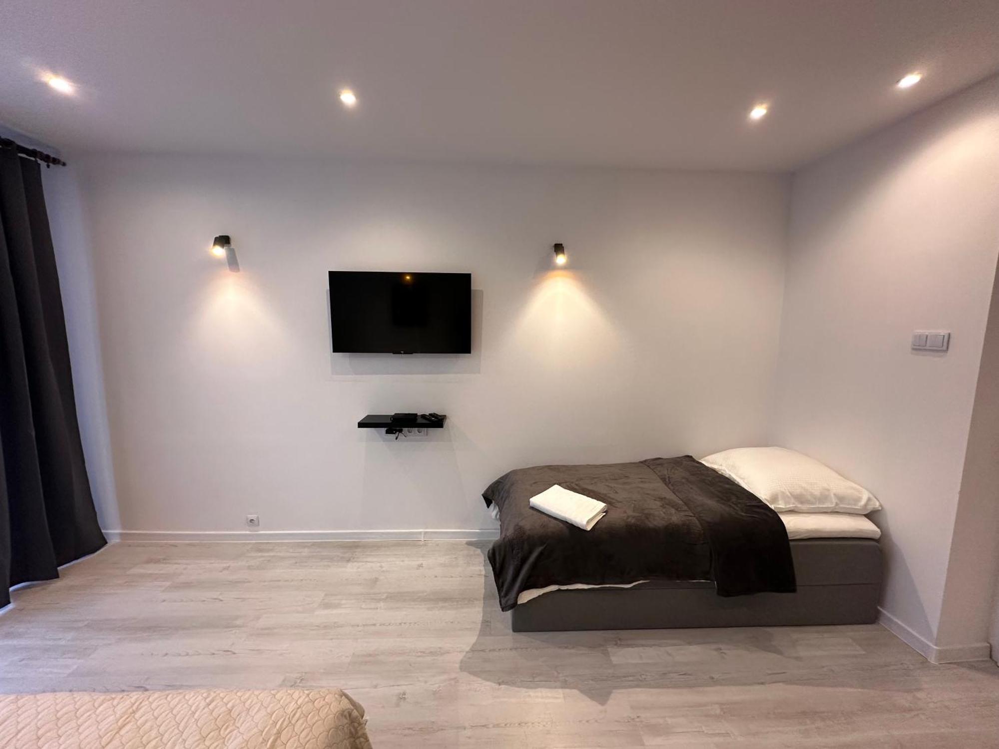 Apartamenty Ktw Central Station คาโตวีตเซ ภายนอก รูปภาพ